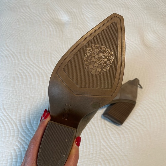 Vince Camino Booties Tan Suede Size 6.5 - Picture 3 of 4